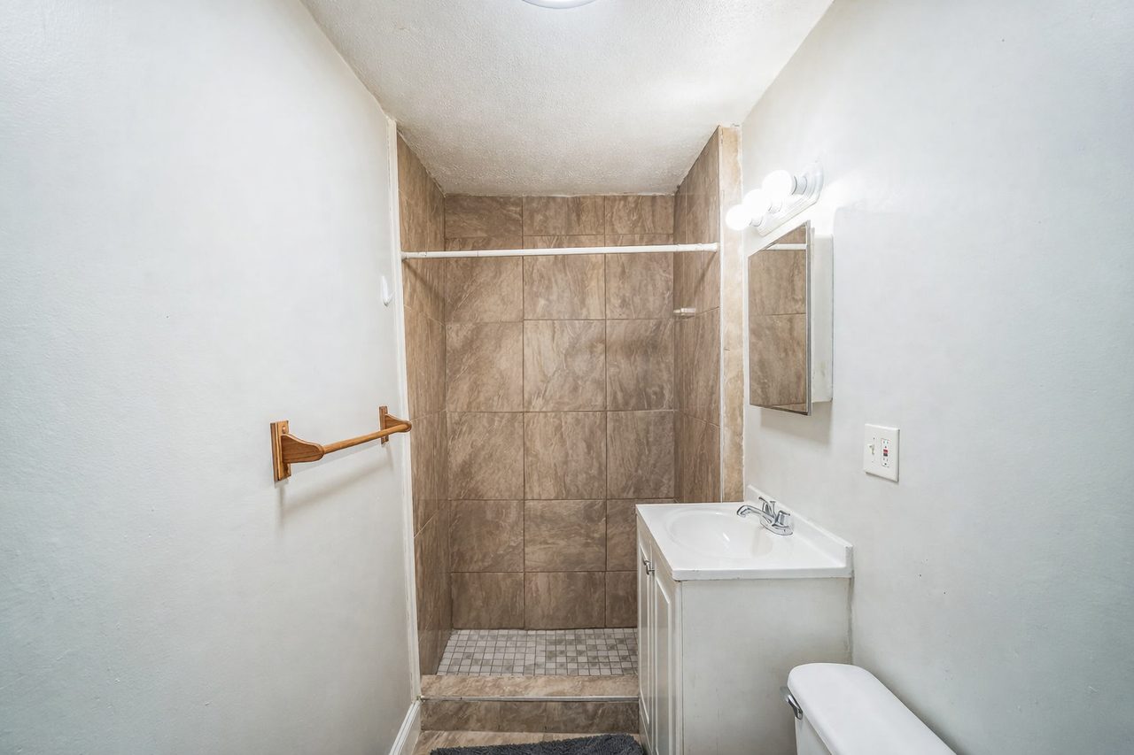 a room in East Cambridge photo 8