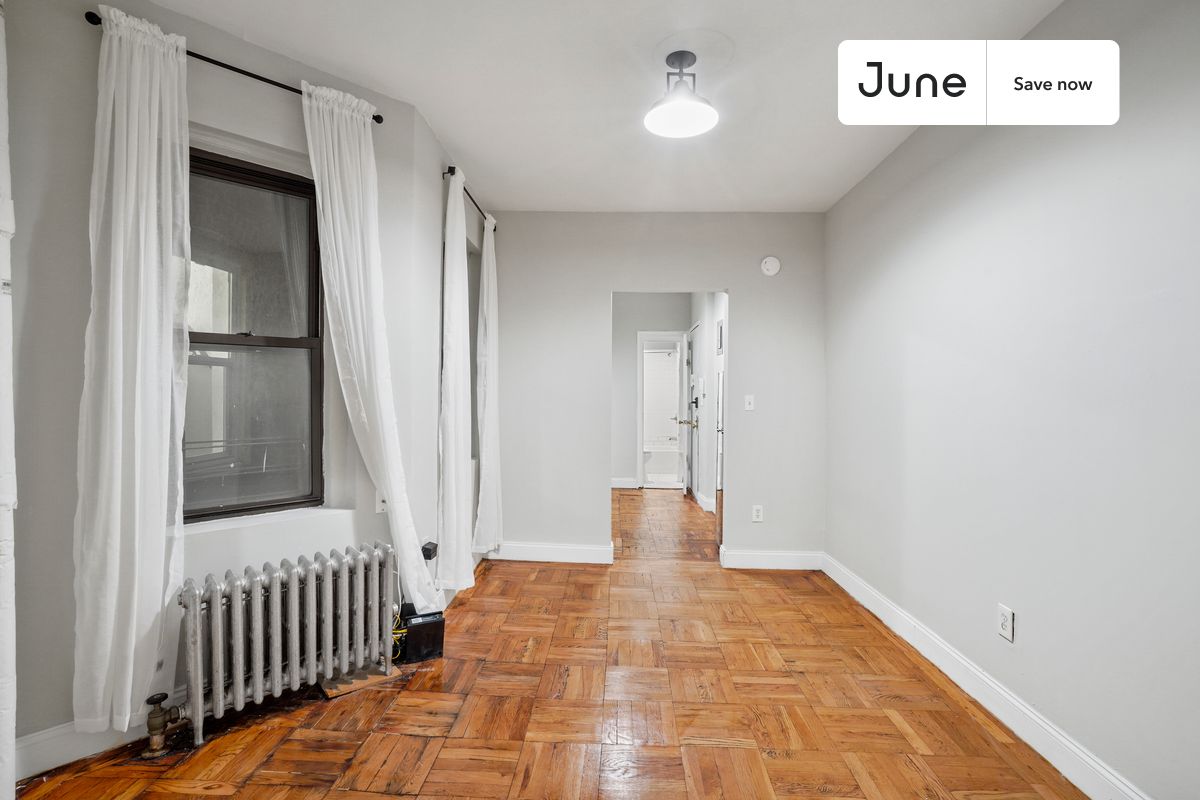 a room in East Village photo 5