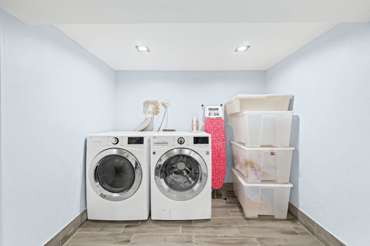 a room in Bedford-Stuyvesant photo 9