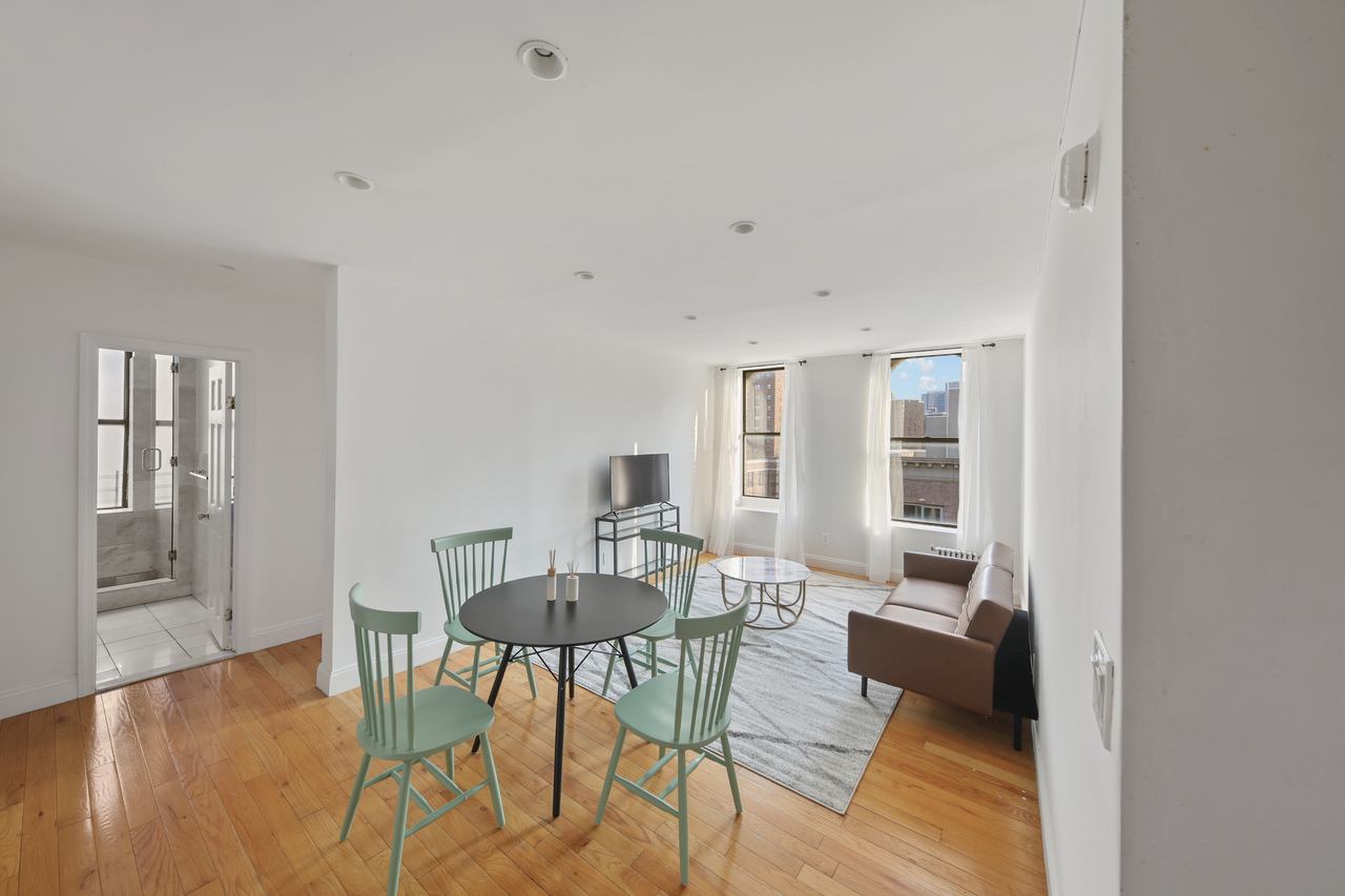 a room in East Harlem photo 6