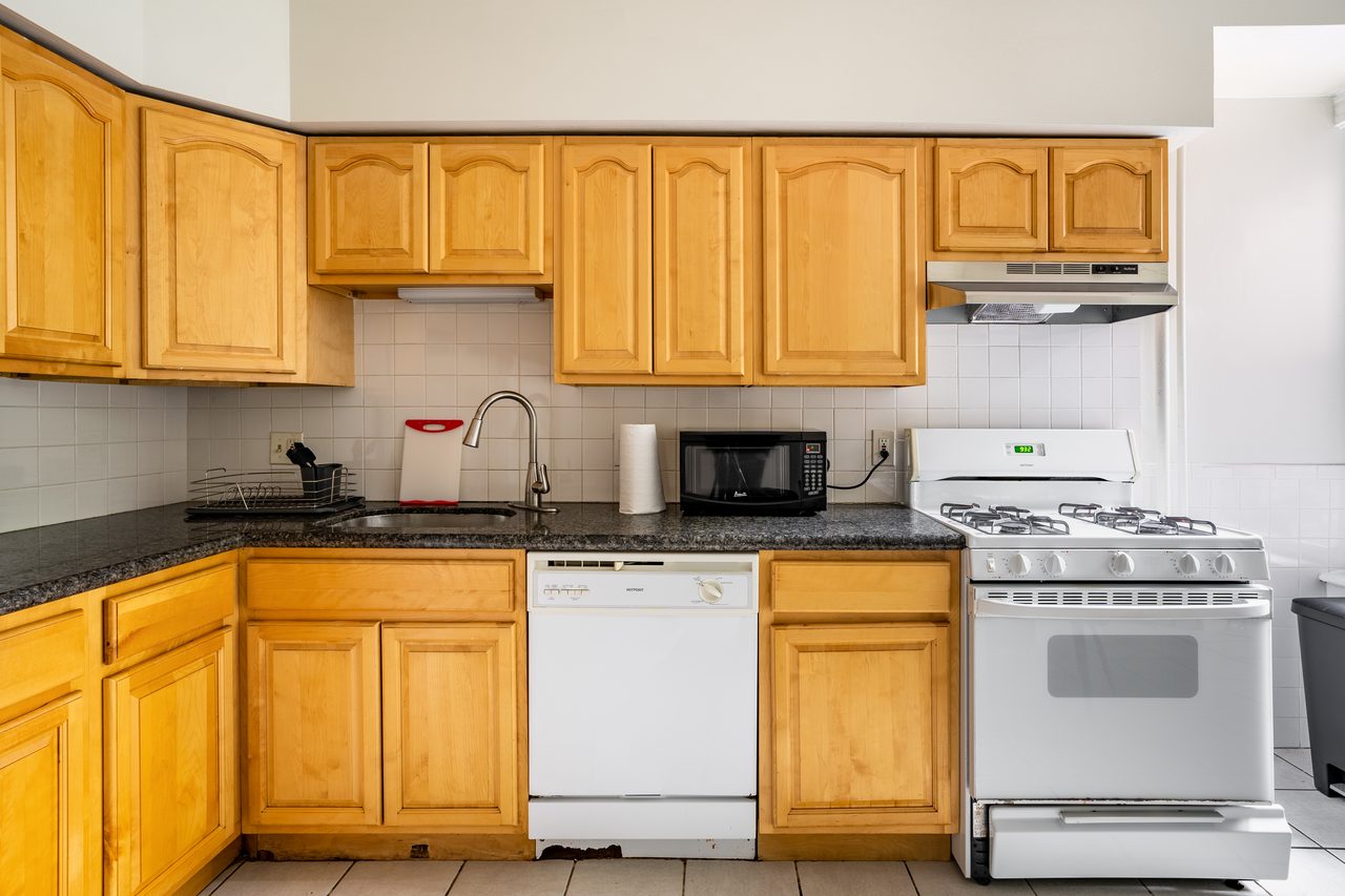 a room in Brookline photo 8