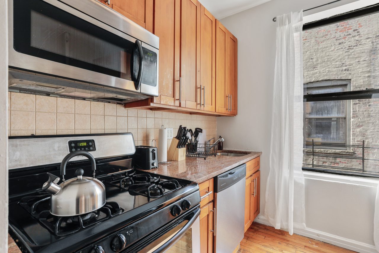 a room in Morningside Heights photo 5