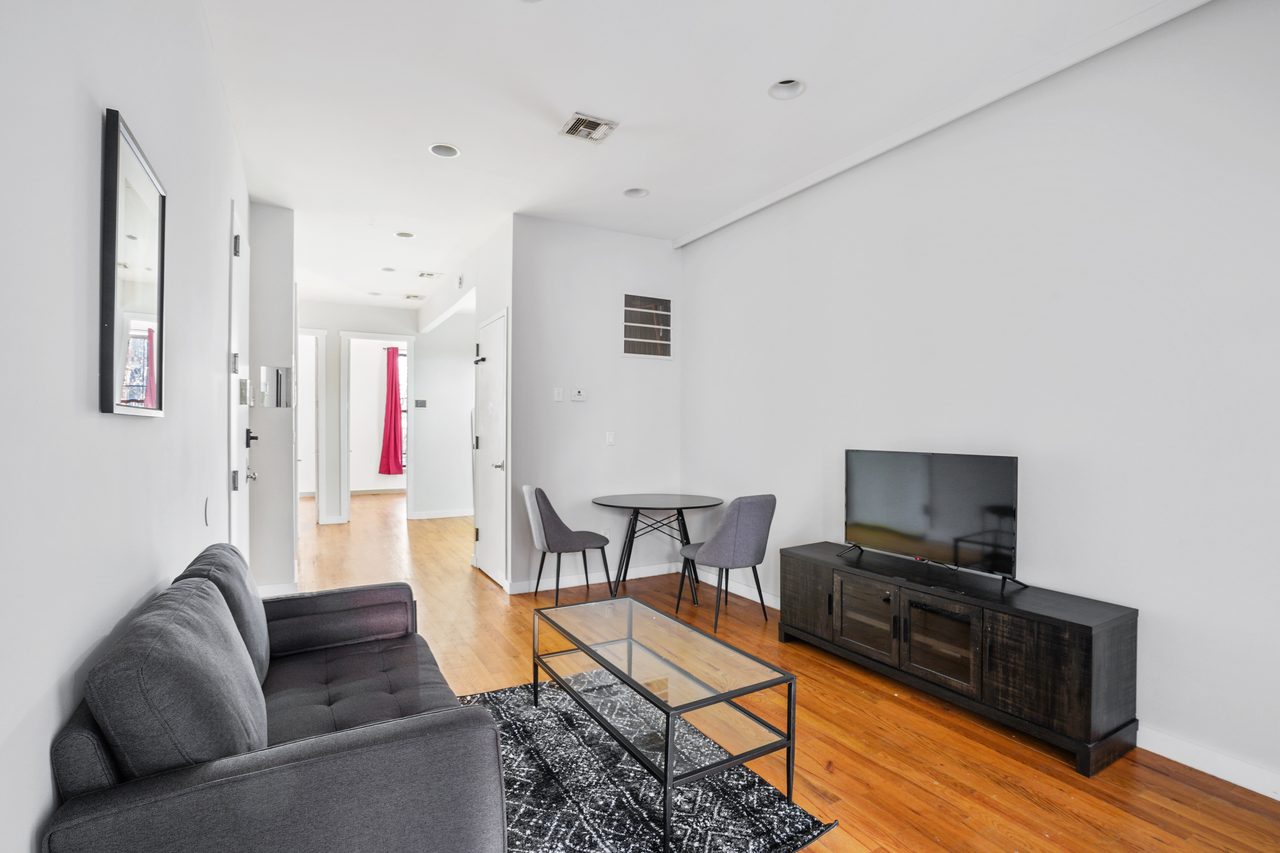 a room in Bedford-Stuyvesant photo 4