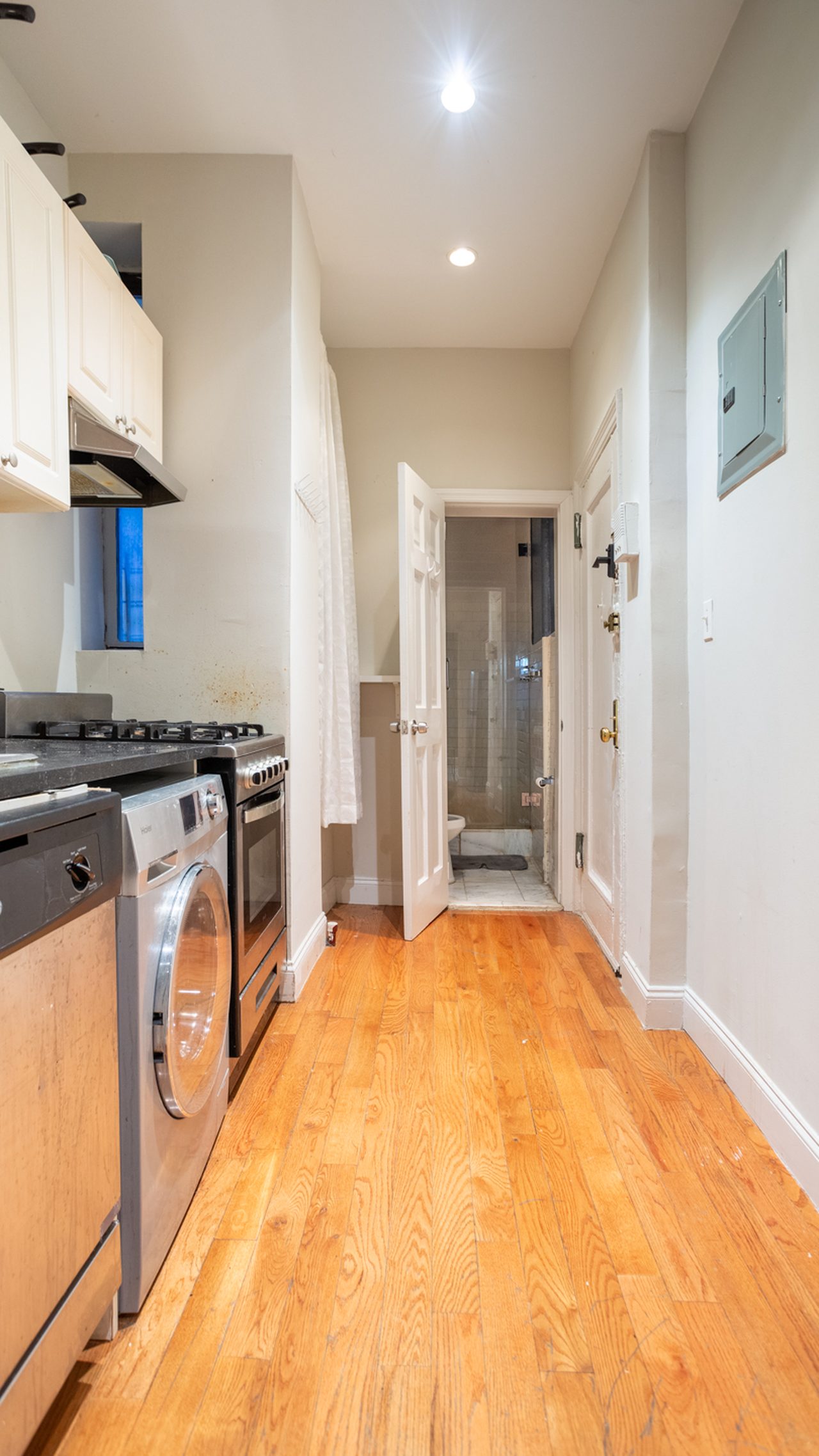 a room in East Village photo 8