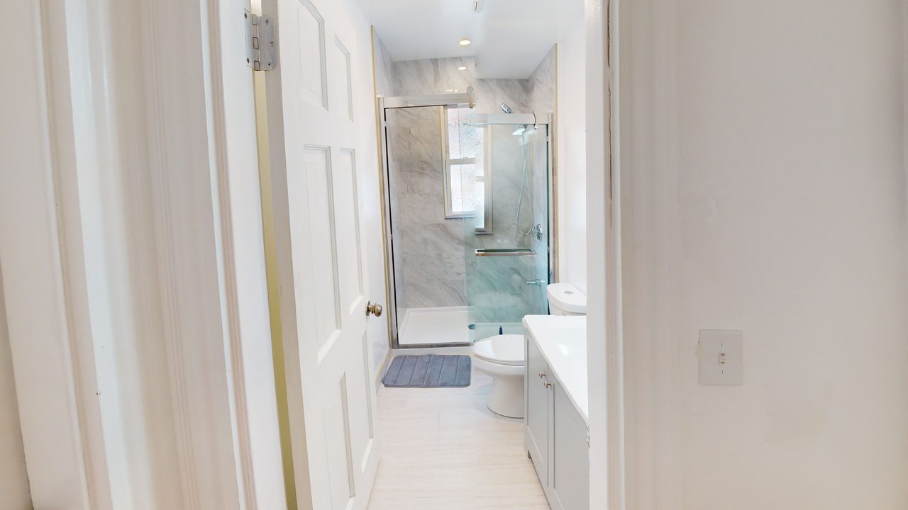 a room in Dorchester photo 8