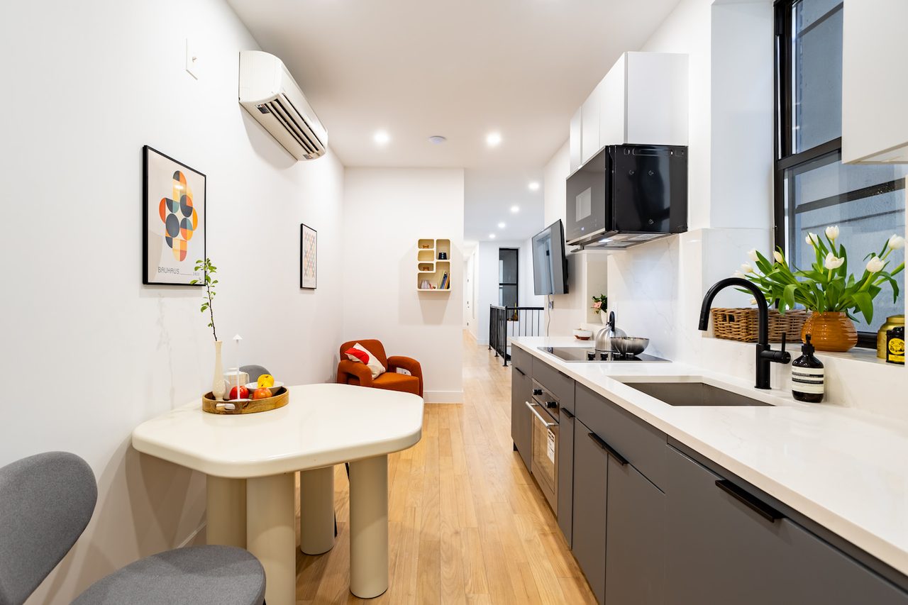 a room in Morningside Heights photo 4