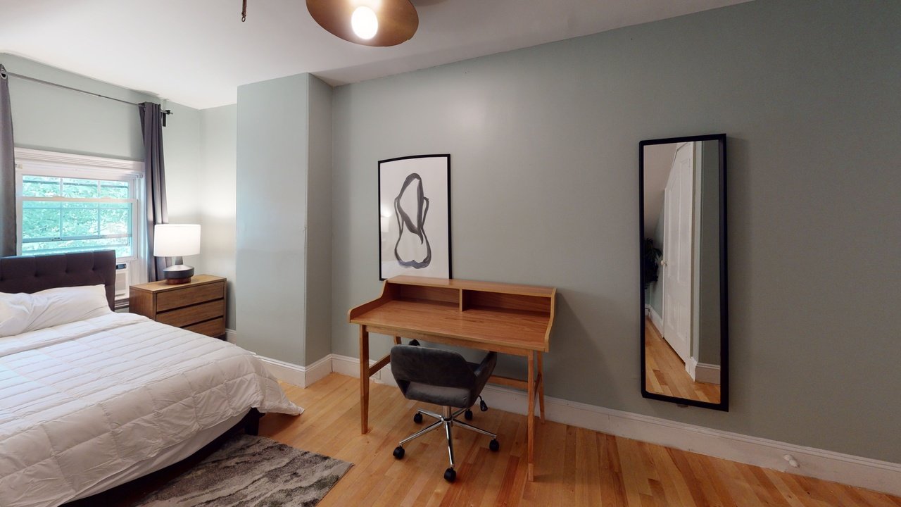 a room in Riverside photo 2
