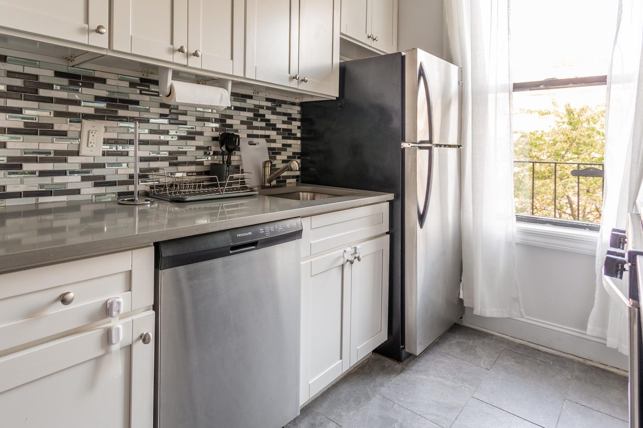 a room in LIC photo 5