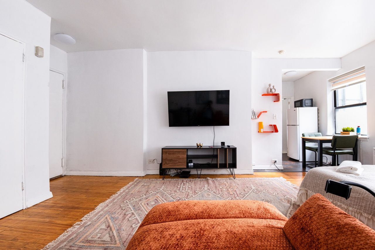 a room in East Village photo 2