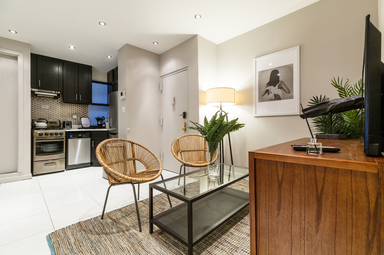 a room in Morningside Heights photo 3