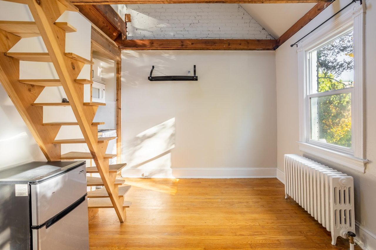 a room in Northwest Washington photo 5