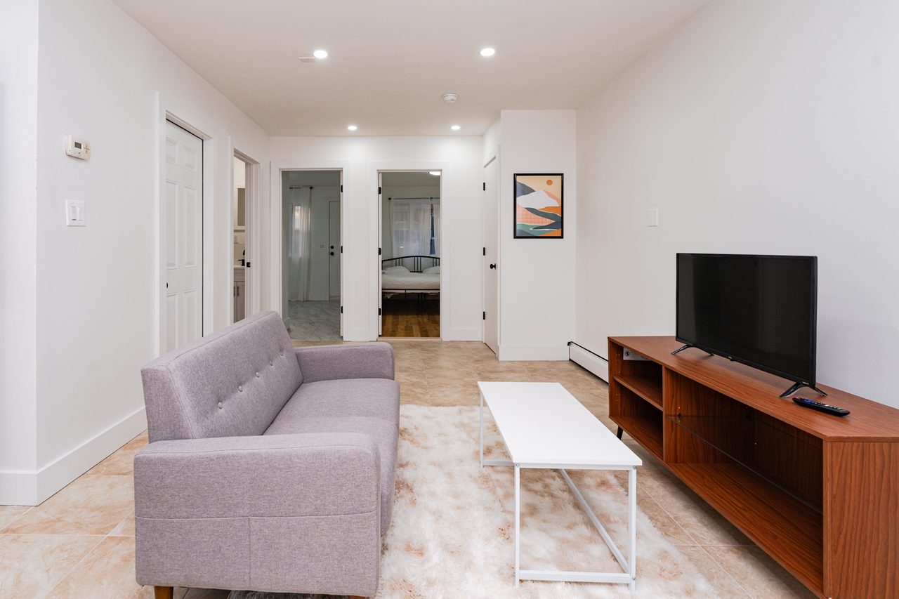 a room in Bedford-Stuyvesant photo 6