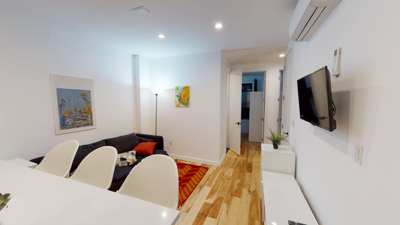 a room in Ridgewood photo 8