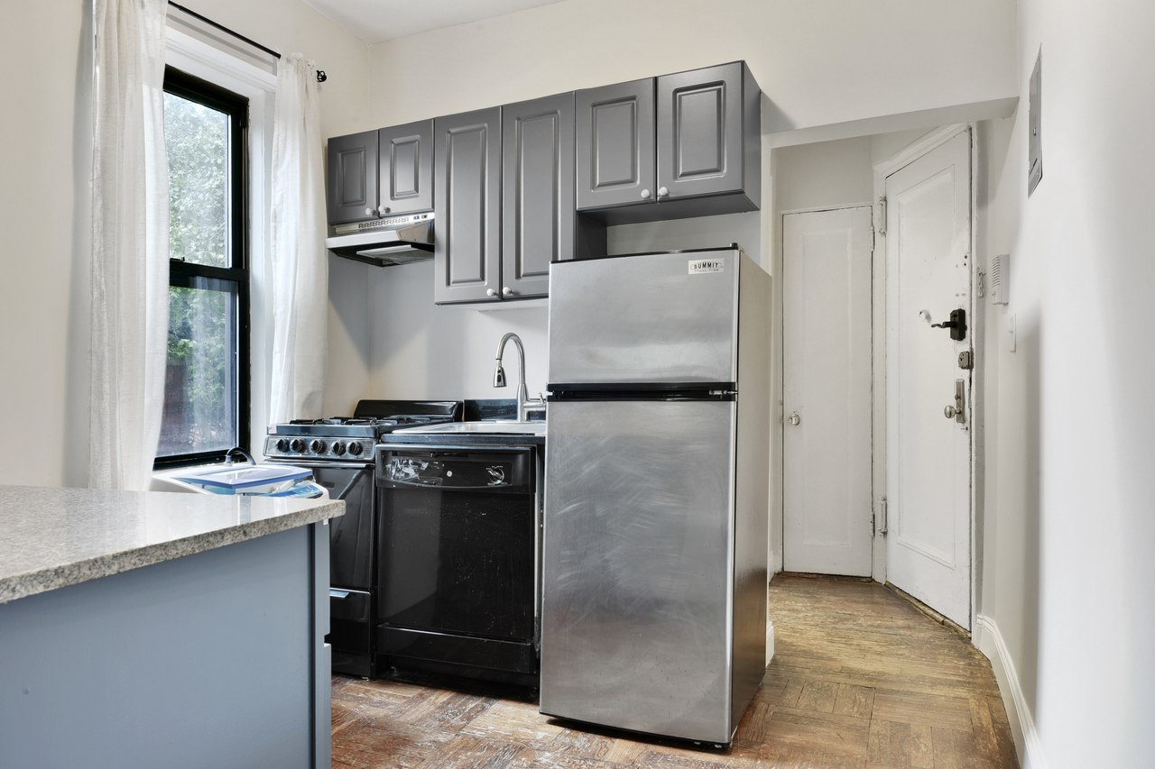 a room in East Village photo 3