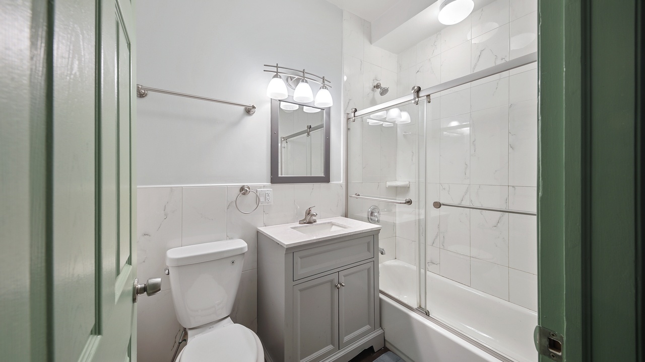 a room in East Harlem photo 8