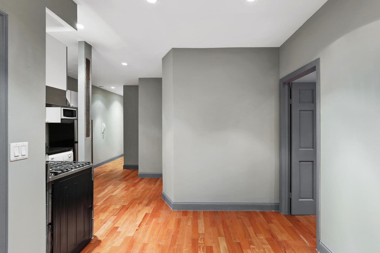 a room in East Village photo 5