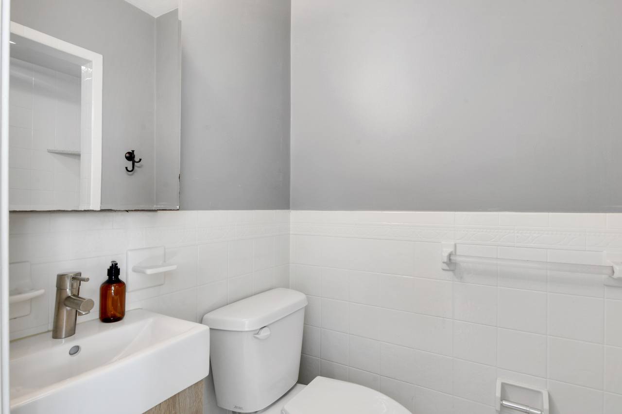 a room in North End photo 9