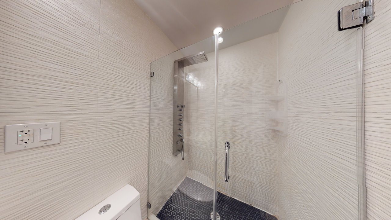 a room in East Village photo 8