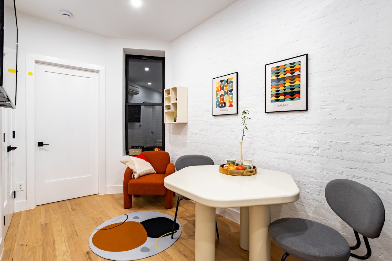 a room in Morningside Heights photo 5