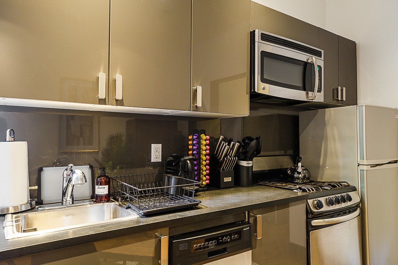 a room in Yorkville photo 5