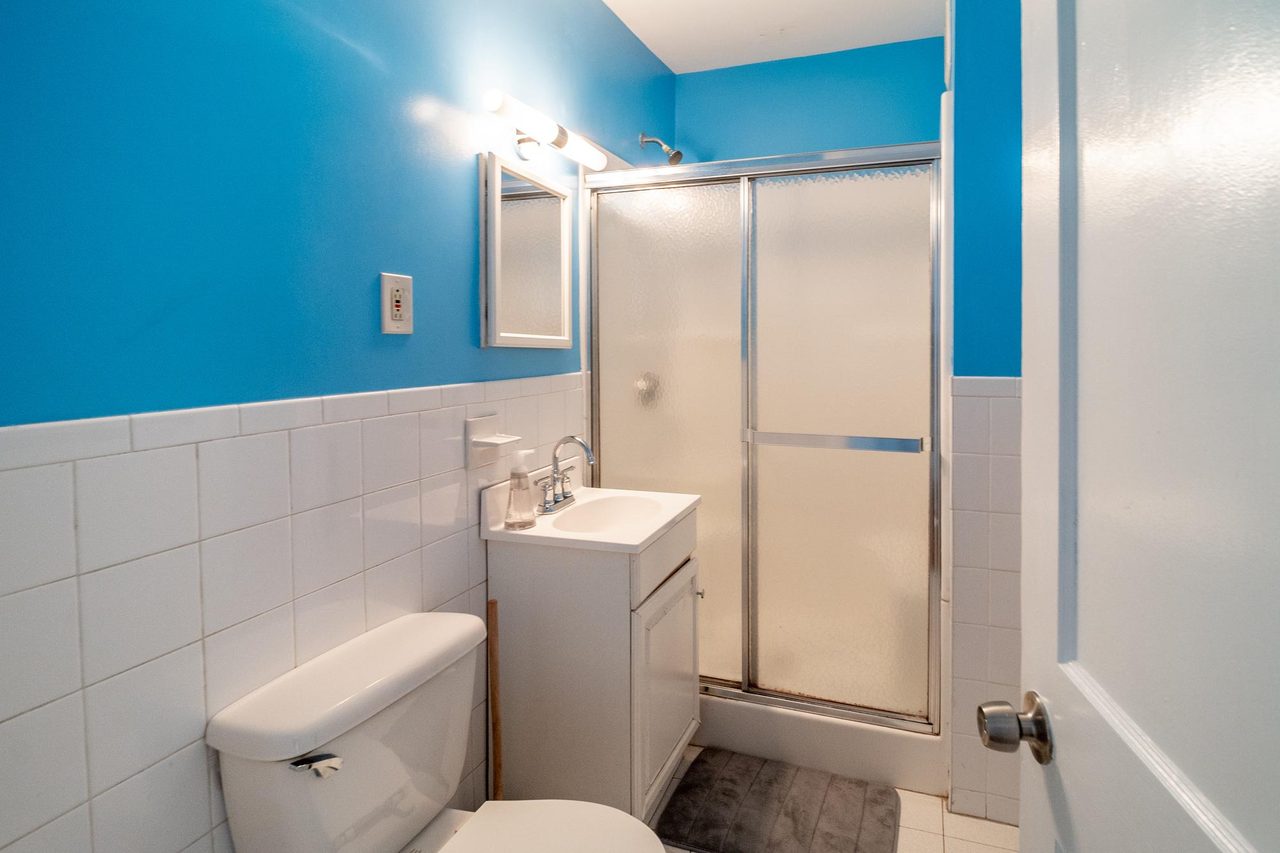 a room in Mission Hill photo 7