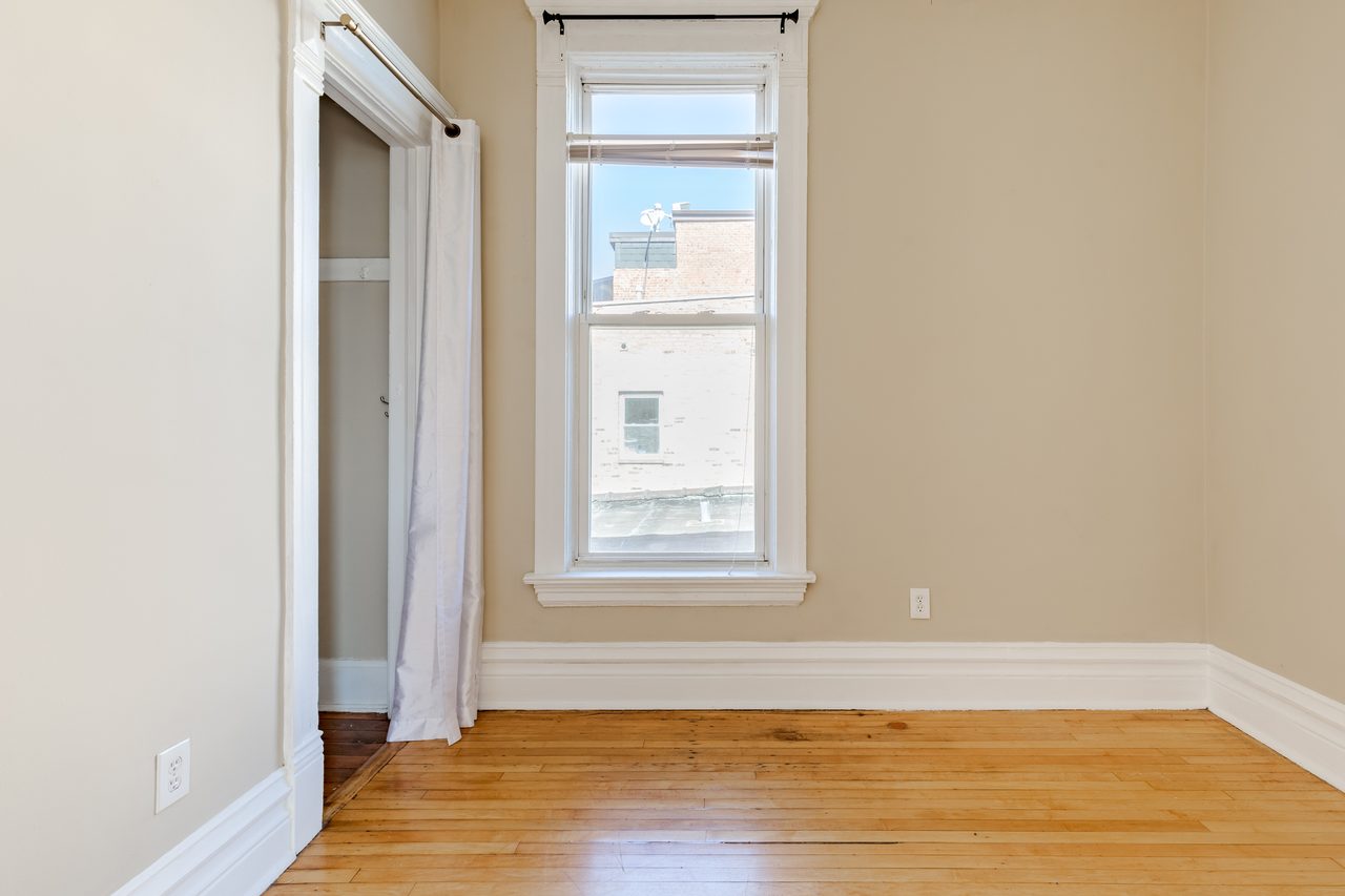 private room in West Town photo 3