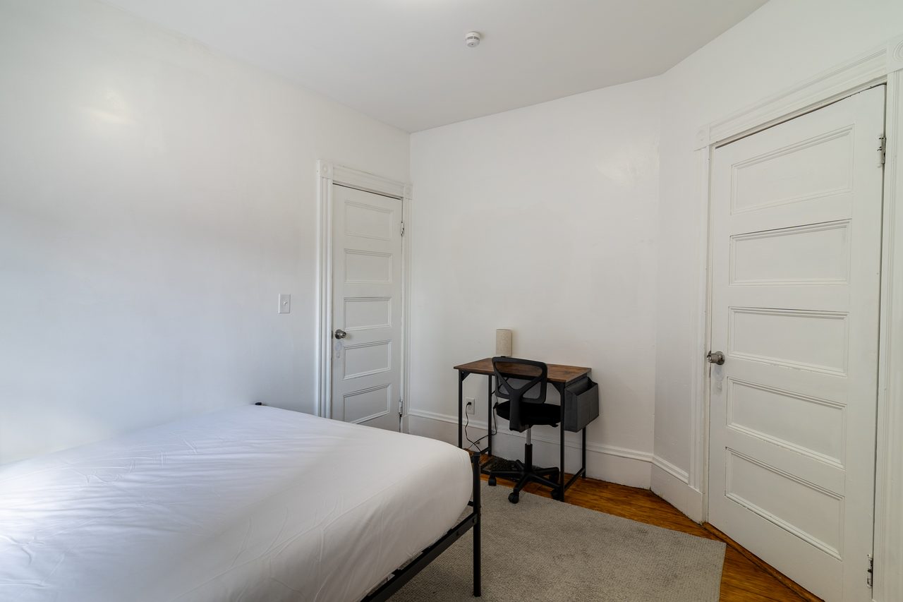 a room in Dorchester photo 2