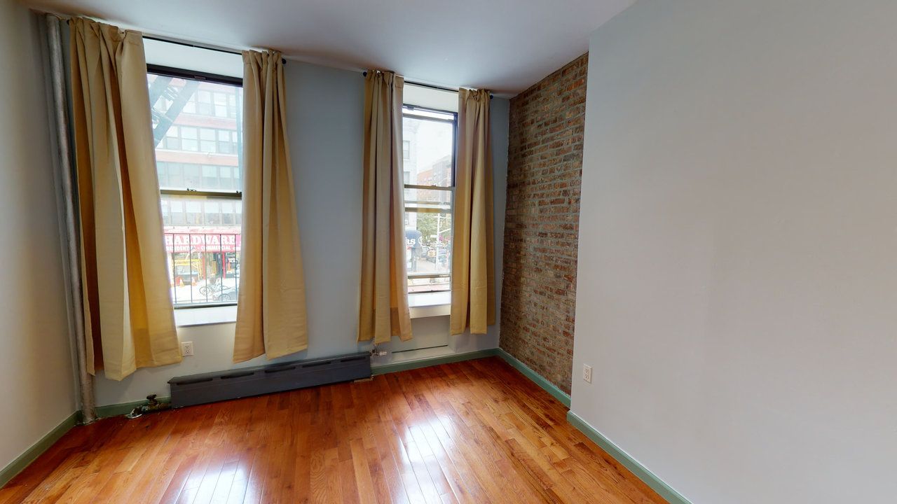 a room in East Harlem photo 2