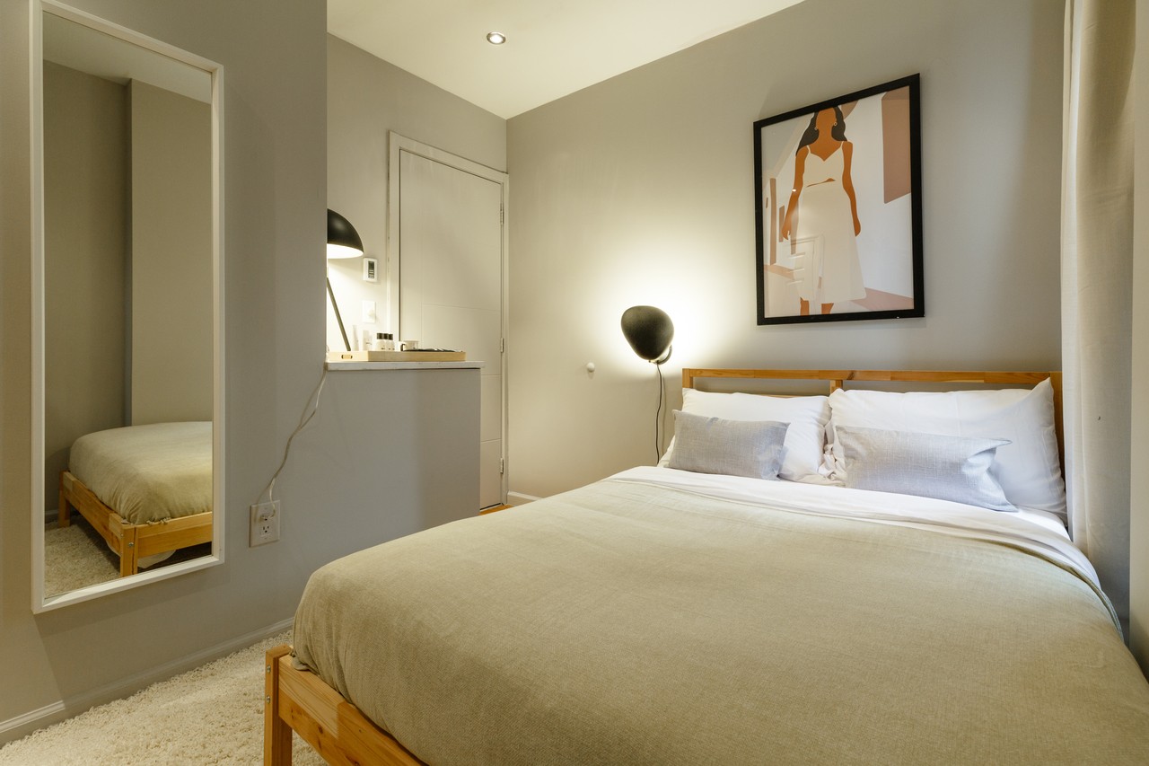 a room in Morningside Heights photo 2