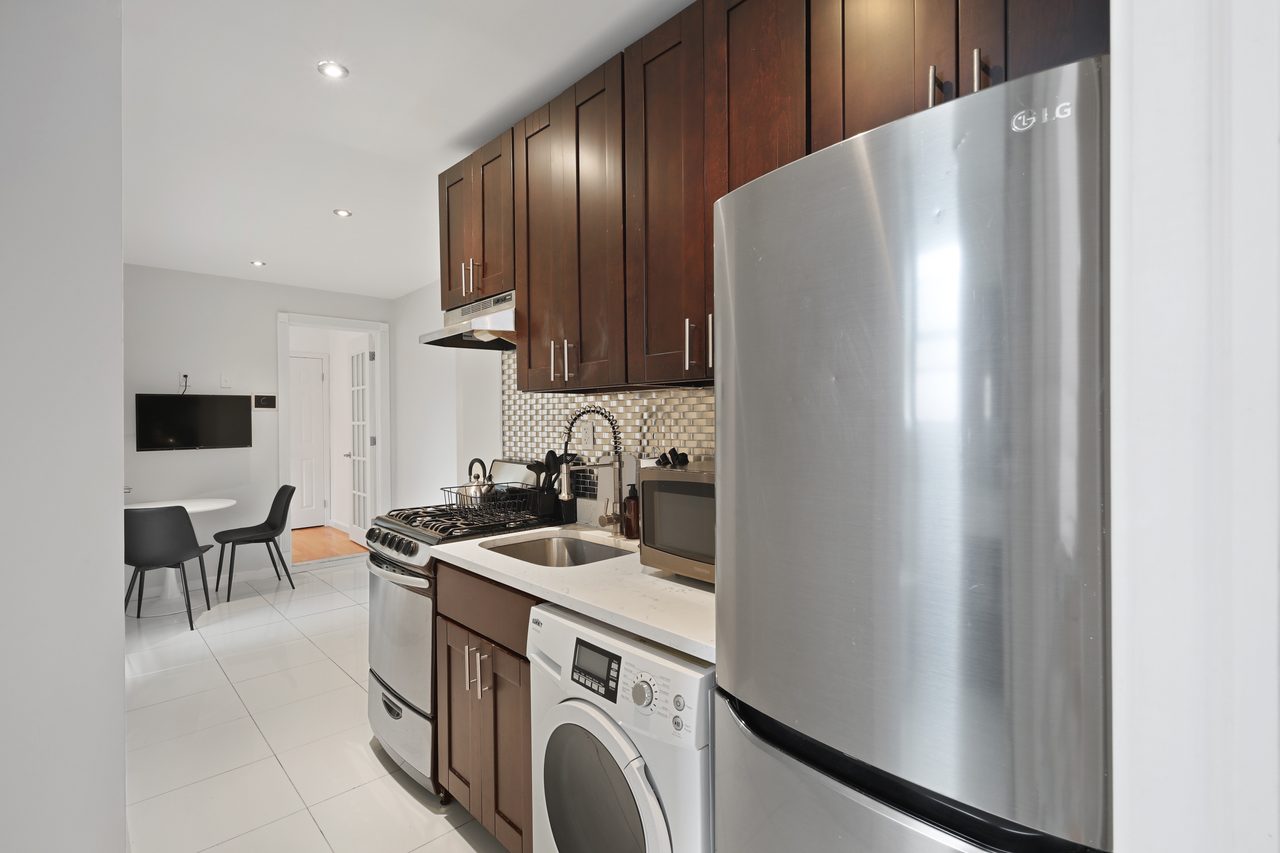 a room in Morningside Heights photo 4