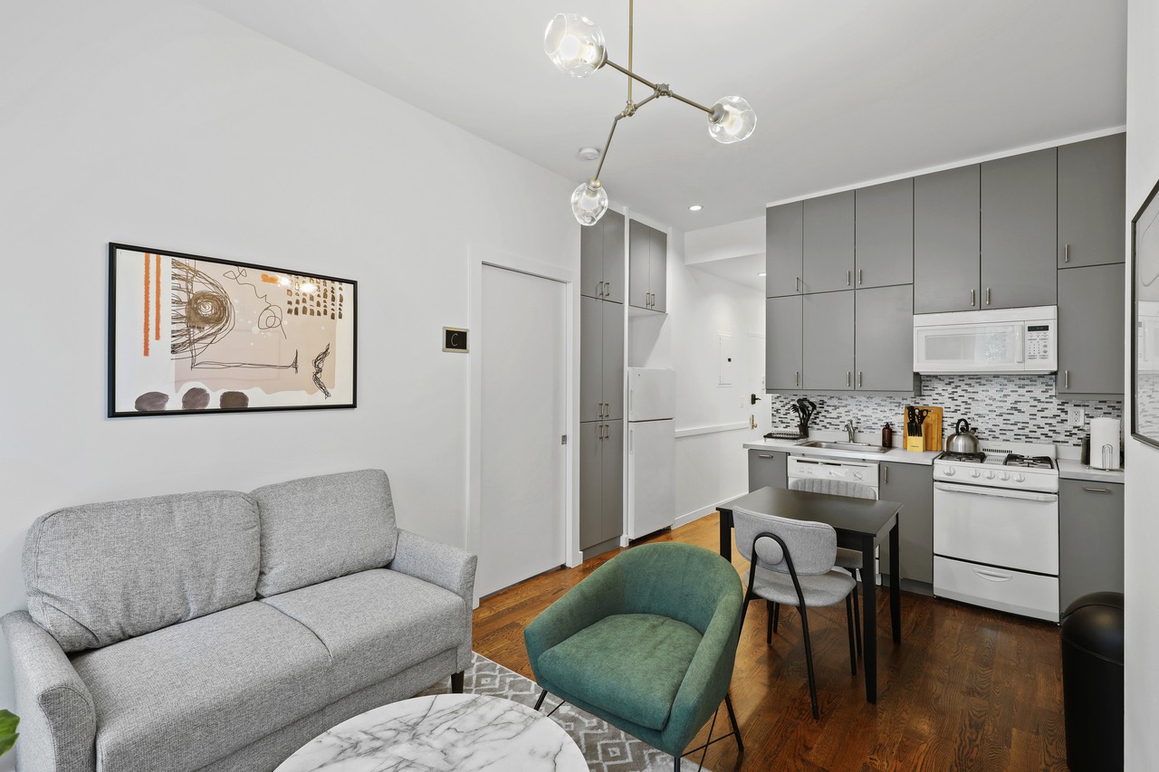 a room in Upper East Side photo 2