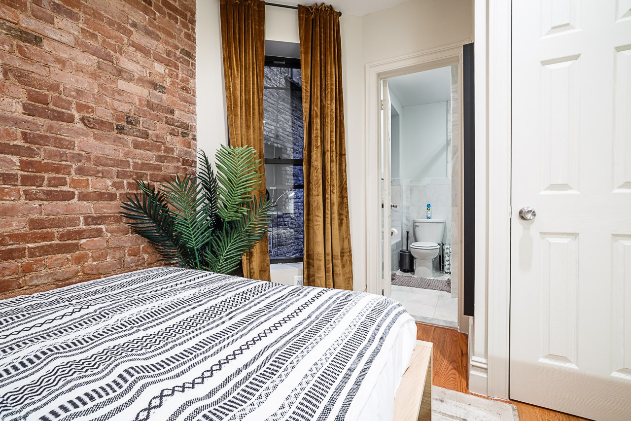 a room in Manhattan Valley photo 3