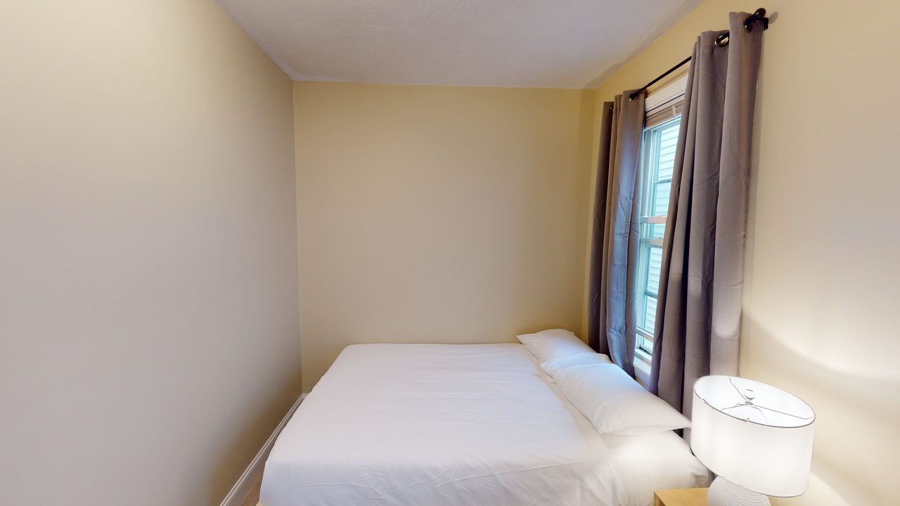 a room in Wellington-Harrington photo 2