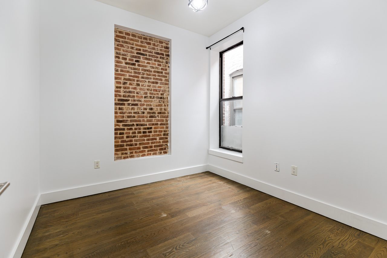 a room in Crown Heights photo 2