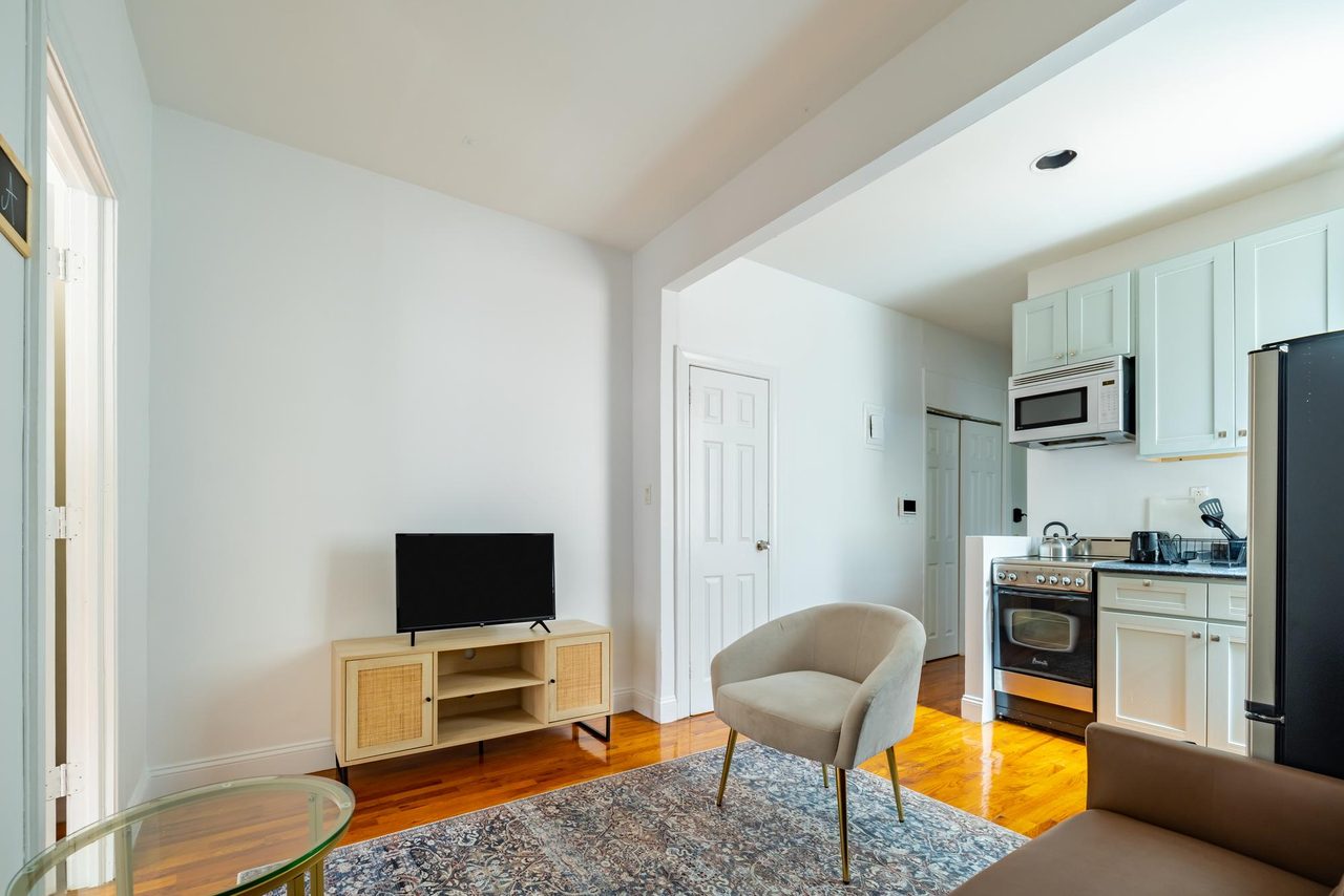 a room in East Village photo 9