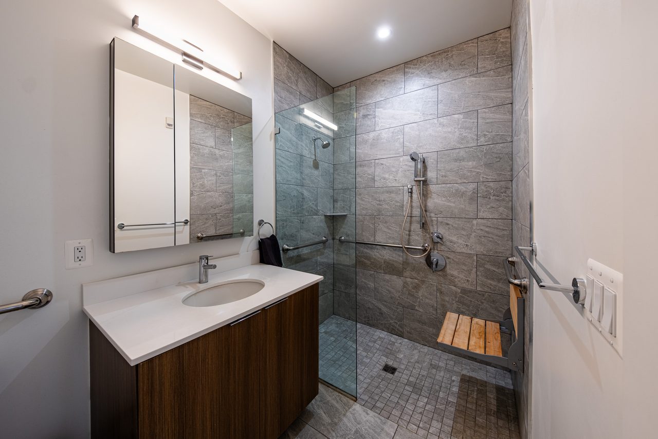 a room in Northwest Washington photo 5