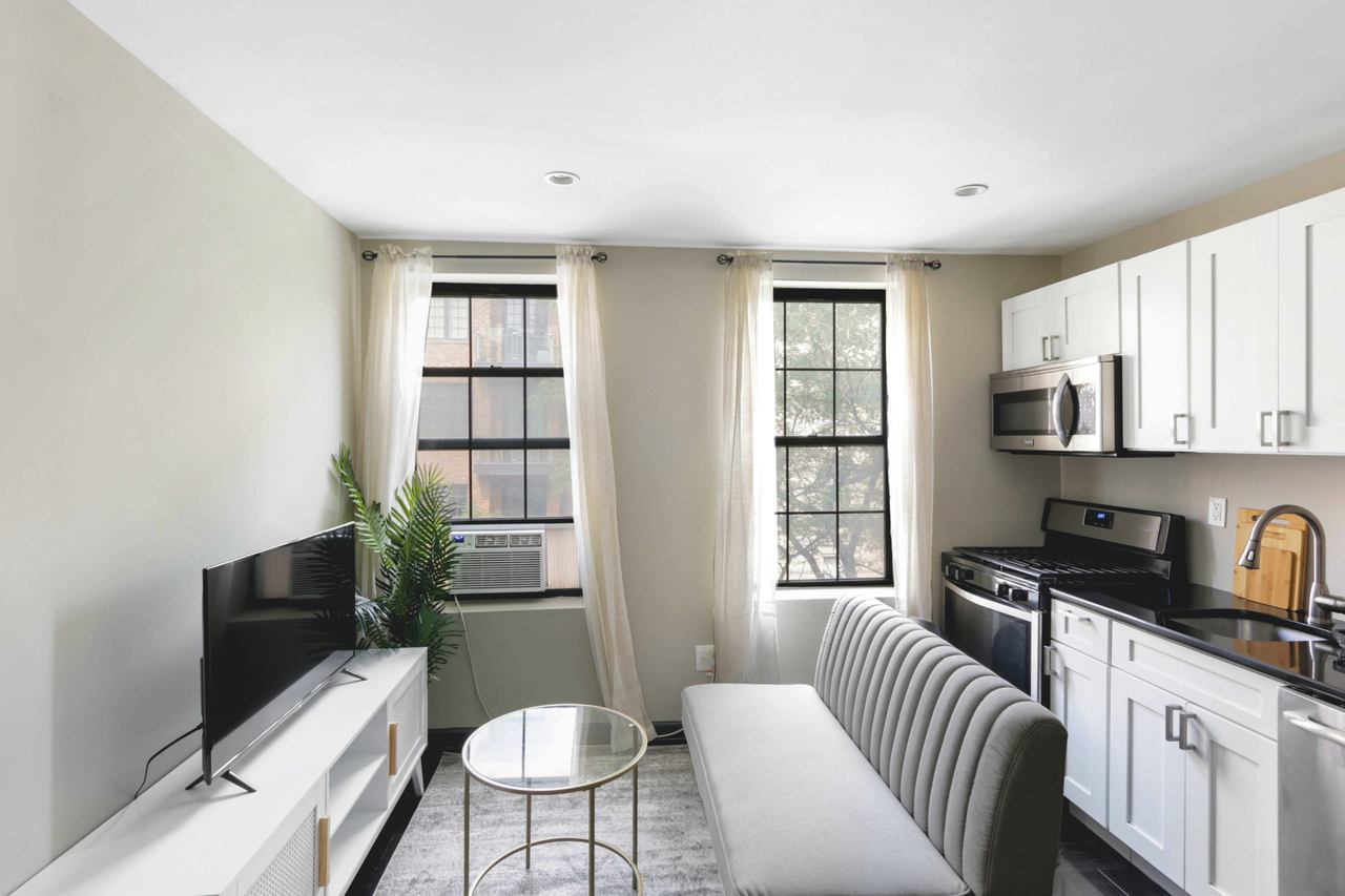 a room in East Village photo 7