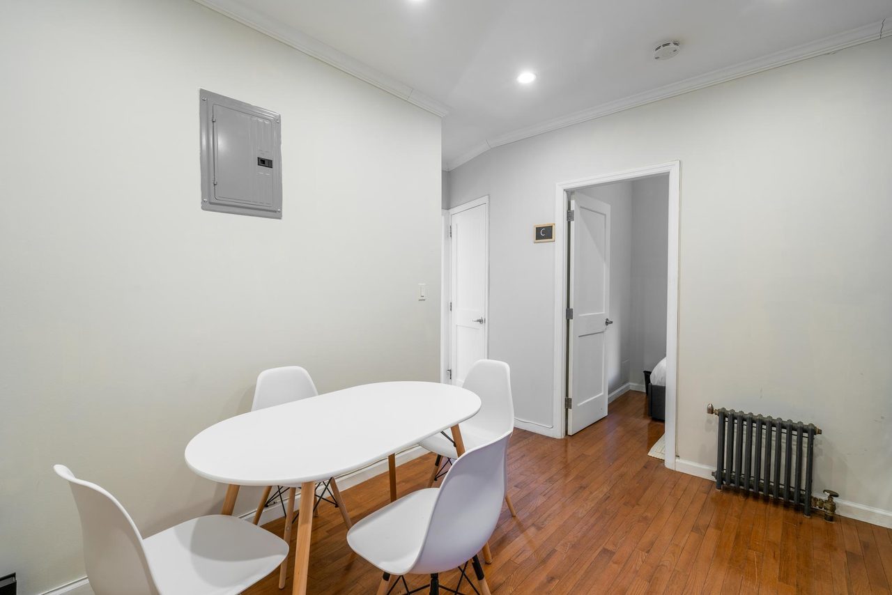 a room in East Village photo 7