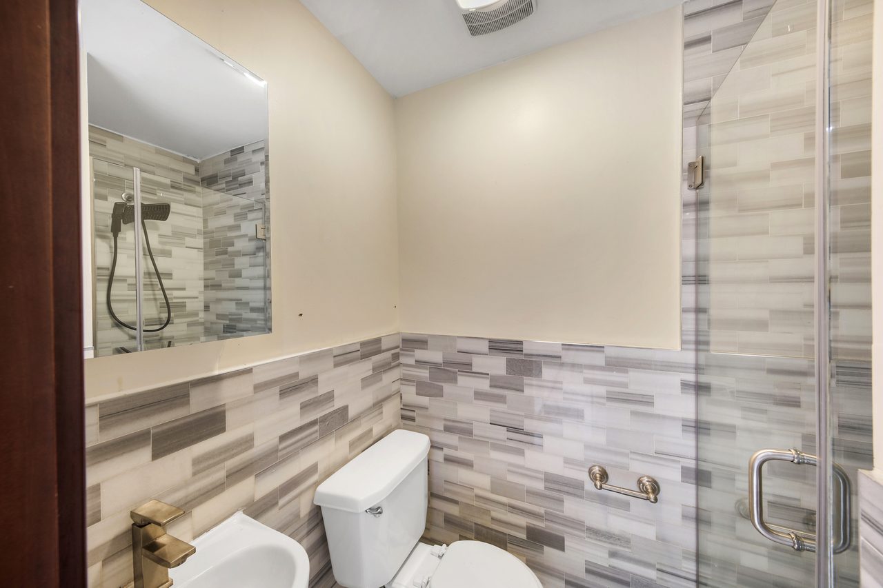 a room in Morningside Heights photo 8