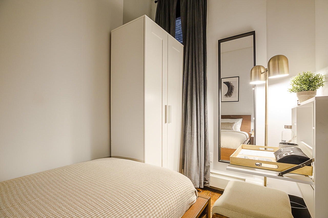 a room in Yorkville photo 2