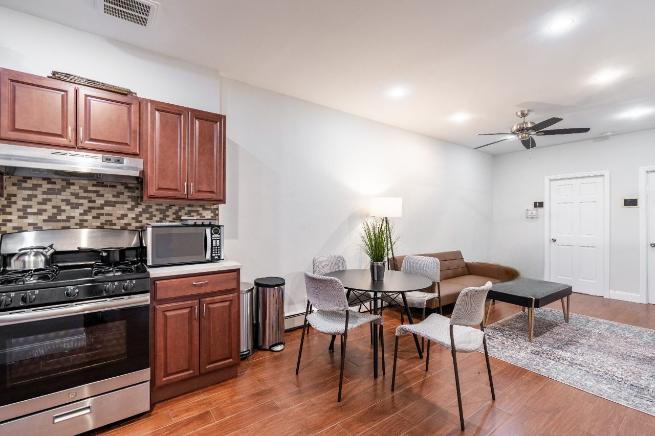 a room in Bedford-Stuyvesant photo 7