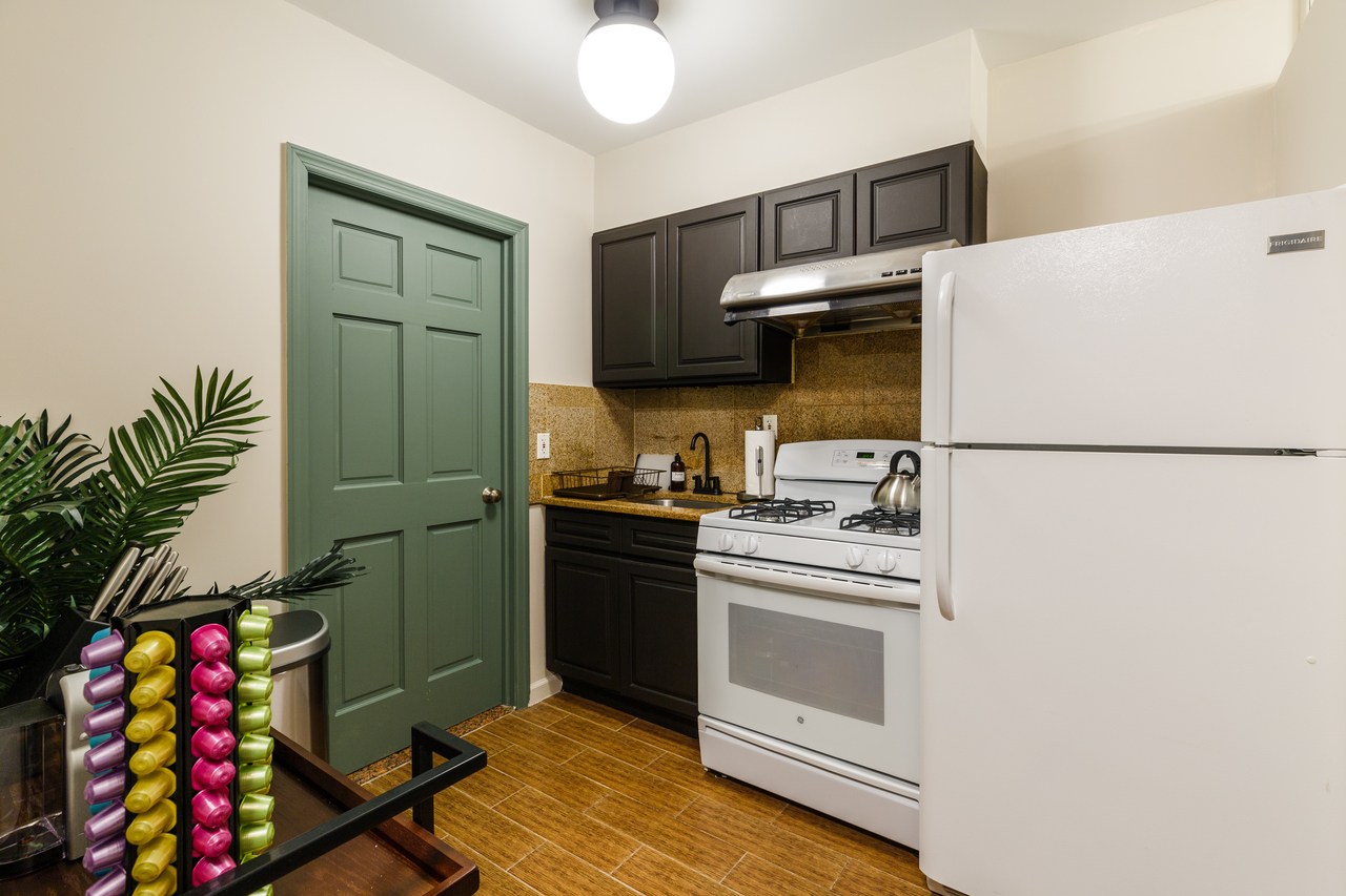 a room in Lower East Side photo 5