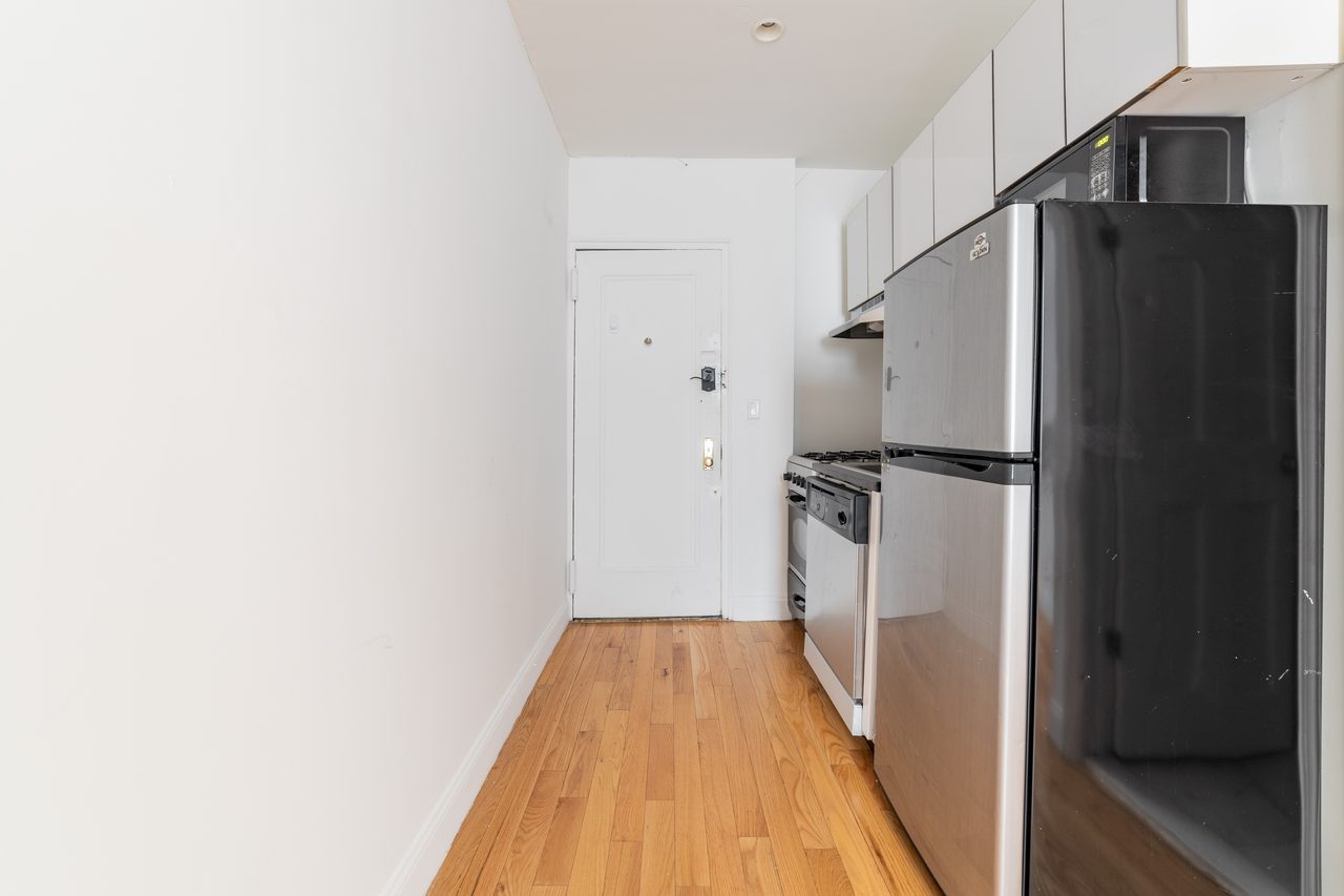 a room in East Village photo 5