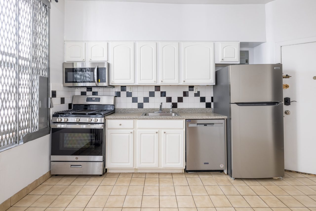 a room in Morningside Heights photo 2