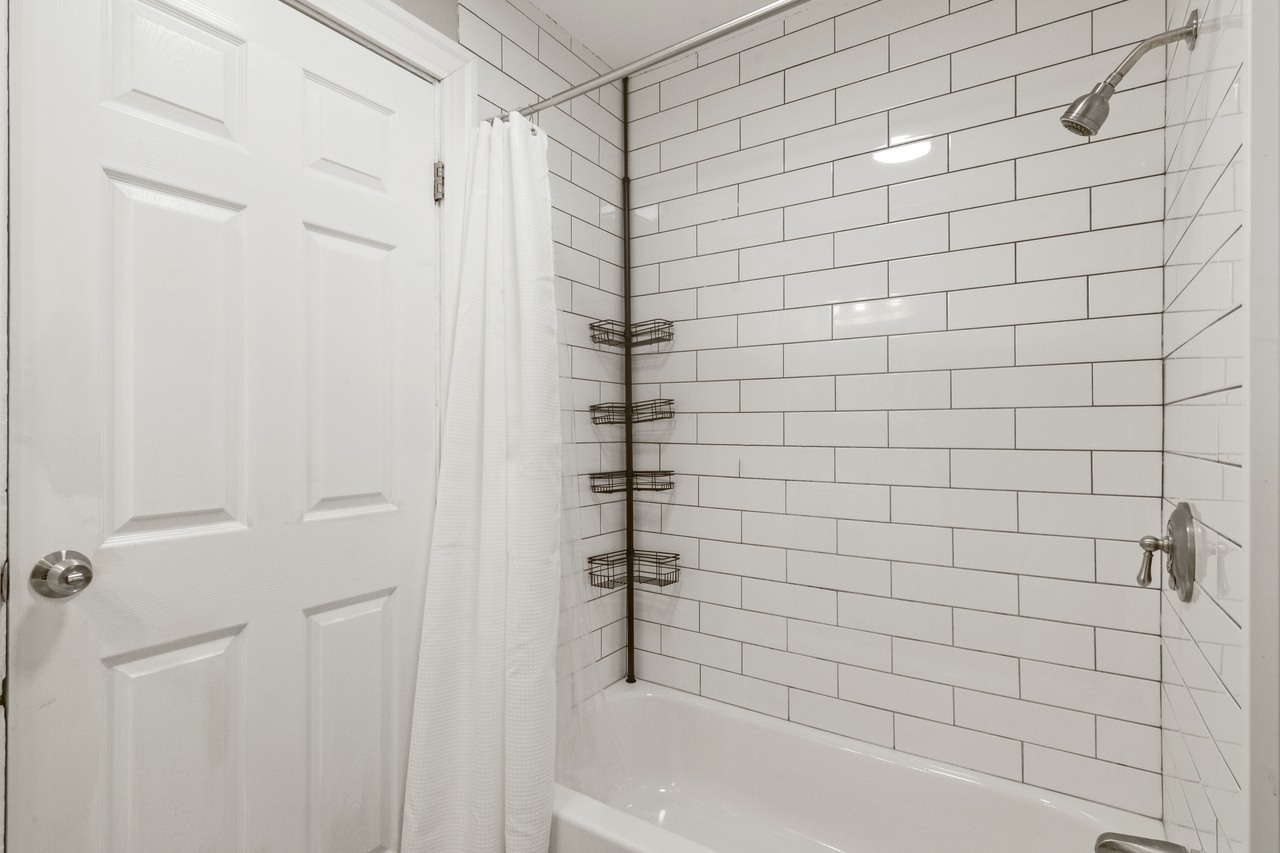 a room in Allston photo 6