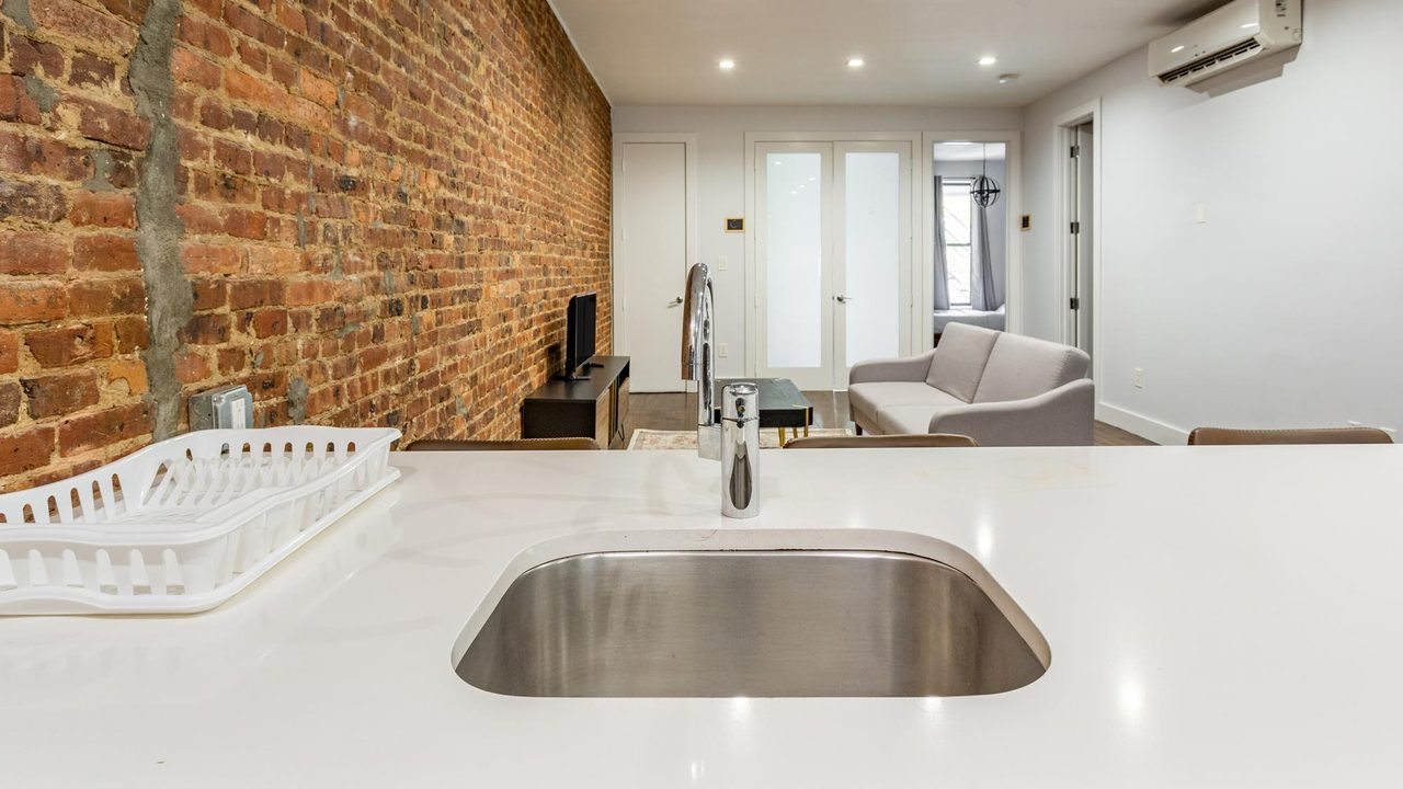 a room in Bushwick photo 8