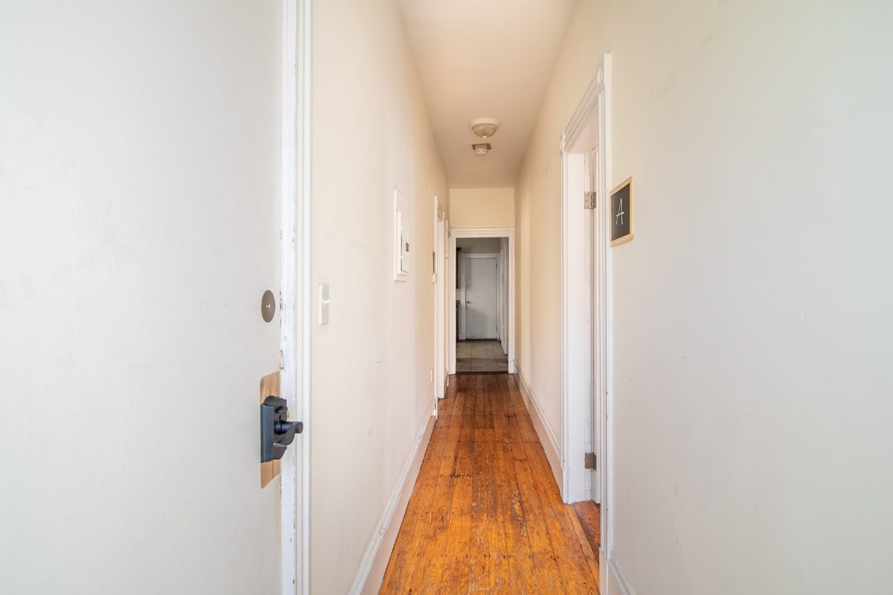 a room in Mission Hill photo 6