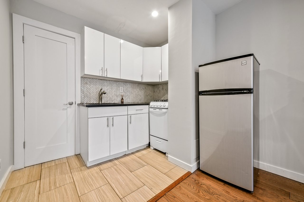 a room in East Village photo 3