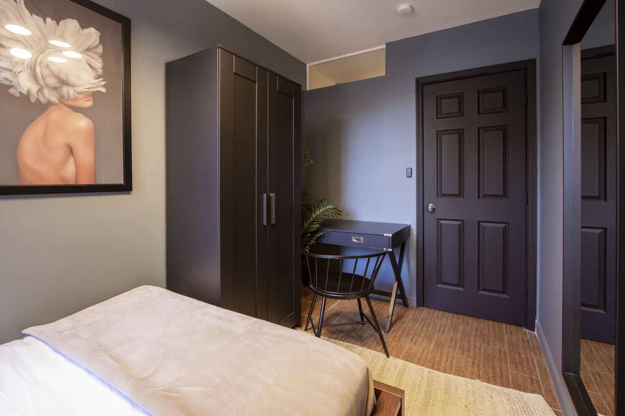 a room in Lower East Side photo 2