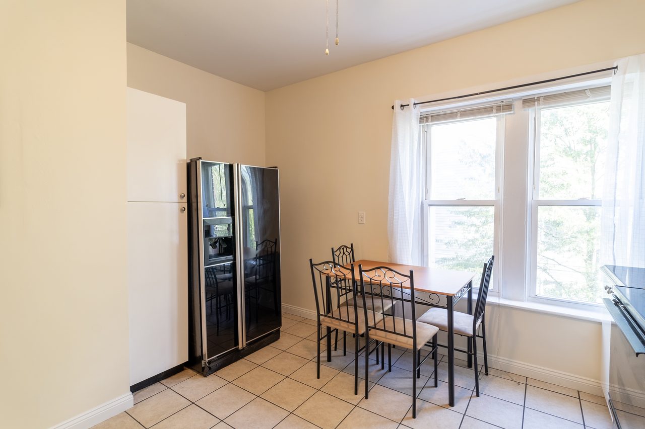 a room in Lower Allston photo 5